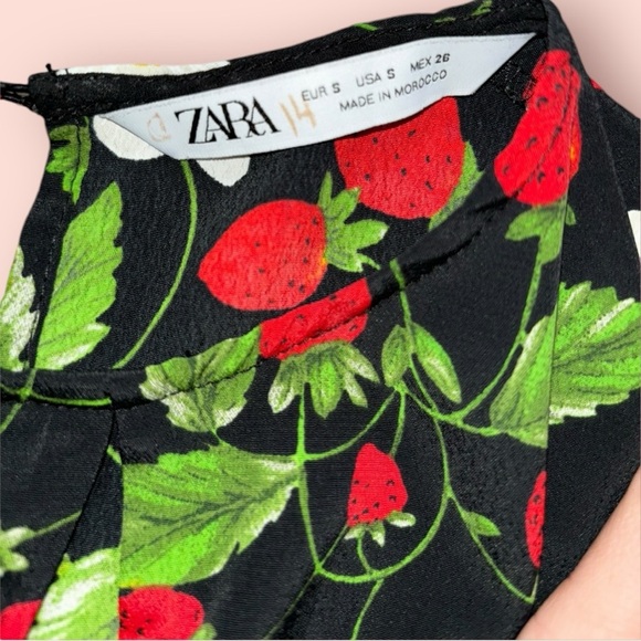 ZARA‎ WOMAN FLOWING FLORAL strawberry  PRINT Romper size small - Picture 3 of 3